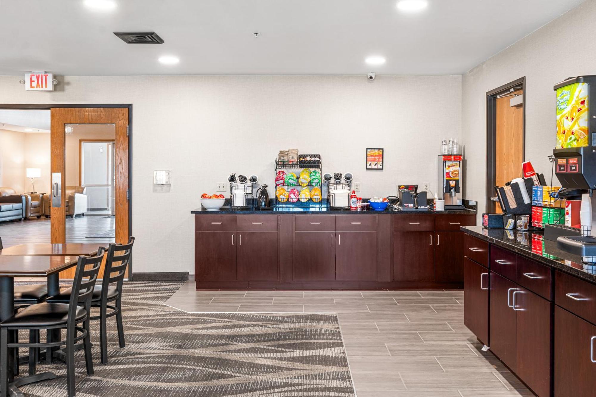 Boarders Inn & Suites By Cobblestone Hotels - Shawano Εξωτερικό φωτογραφία