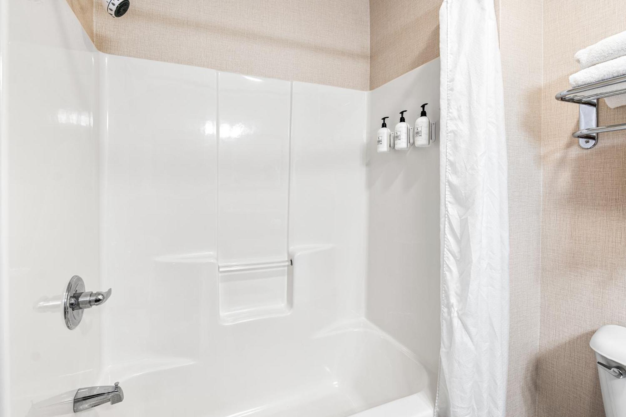 Boarders Inn & Suites By Cobblestone Hotels - Shawano Εξωτερικό φωτογραφία