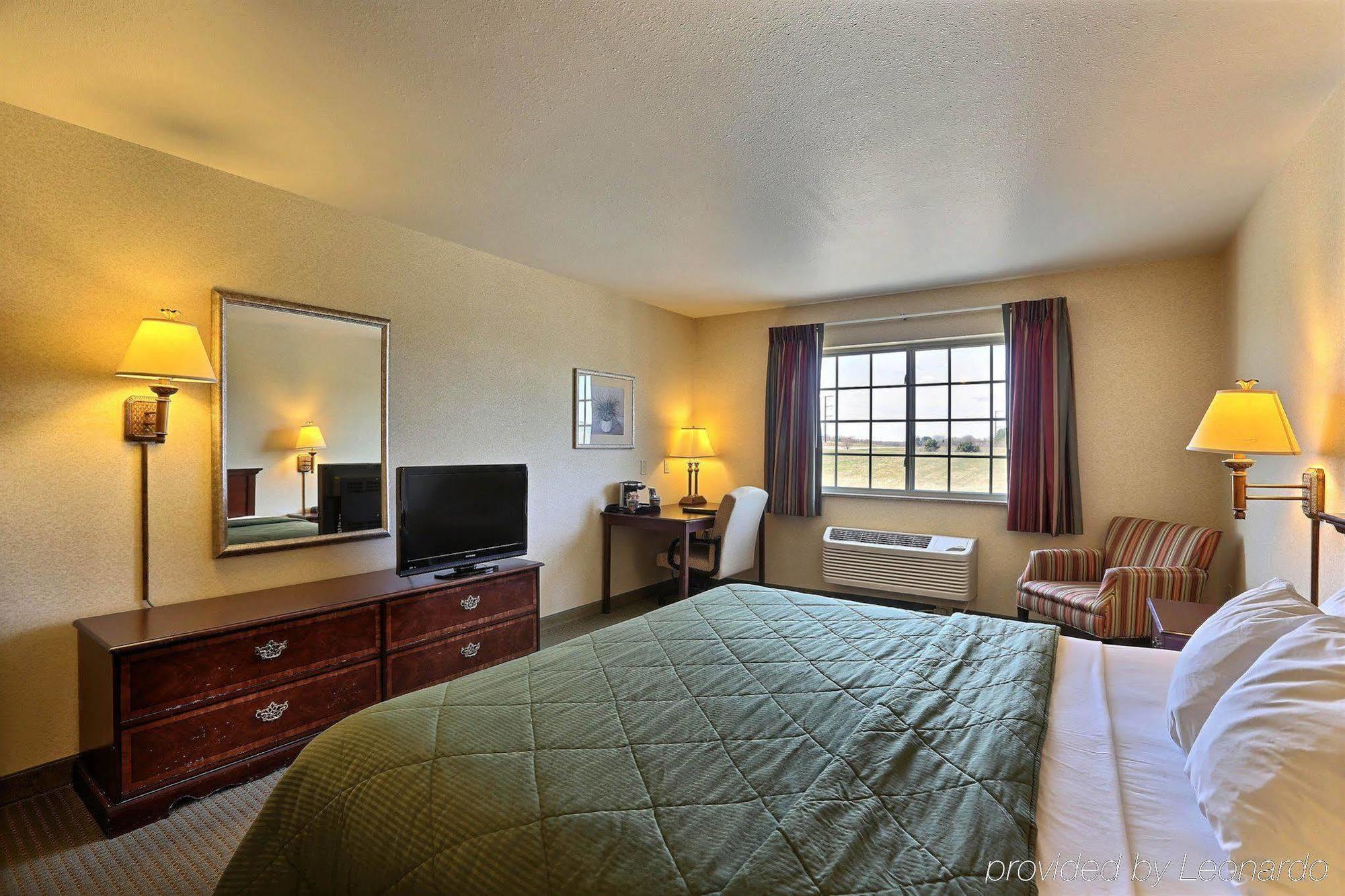 Boarders Inn & Suites By Cobblestone Hotels - Shawano Εξωτερικό φωτογραφία